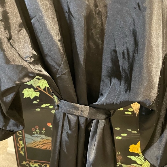 LA SENZA Satin Robe - Picture 2 of 3
